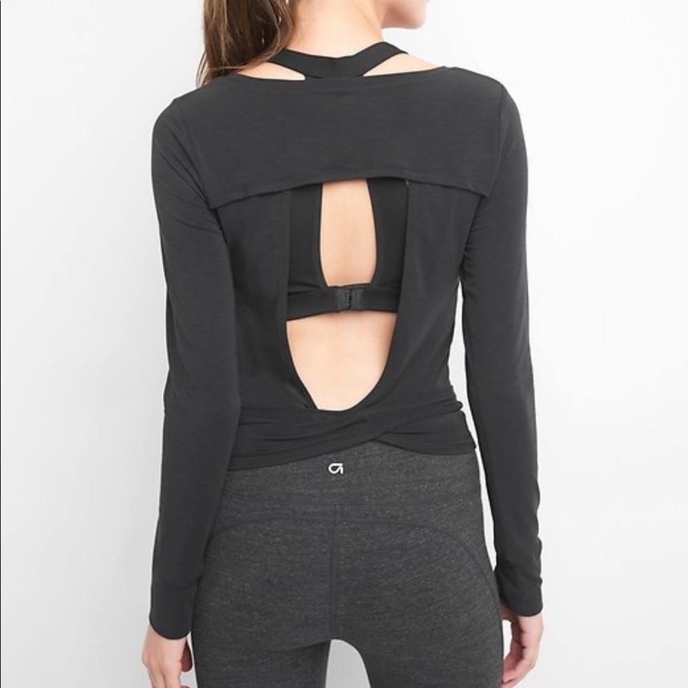 GapFit Breathe open back top
